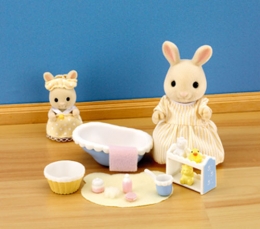Sylvanian  Families - Bath Time With Mother